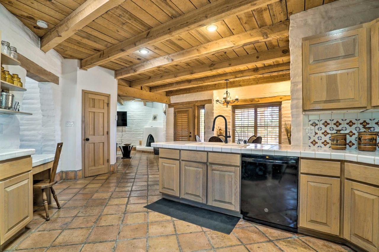 Las Cruces Home La Casa Blanca With Courtyard ภายนอก รูปภาพ