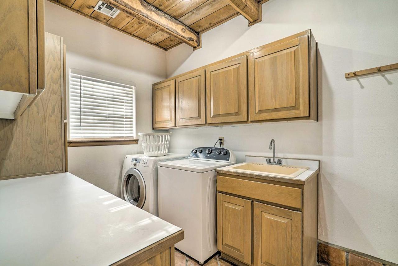 Las Cruces Home La Casa Blanca With Courtyard ภายนอก รูปภาพ