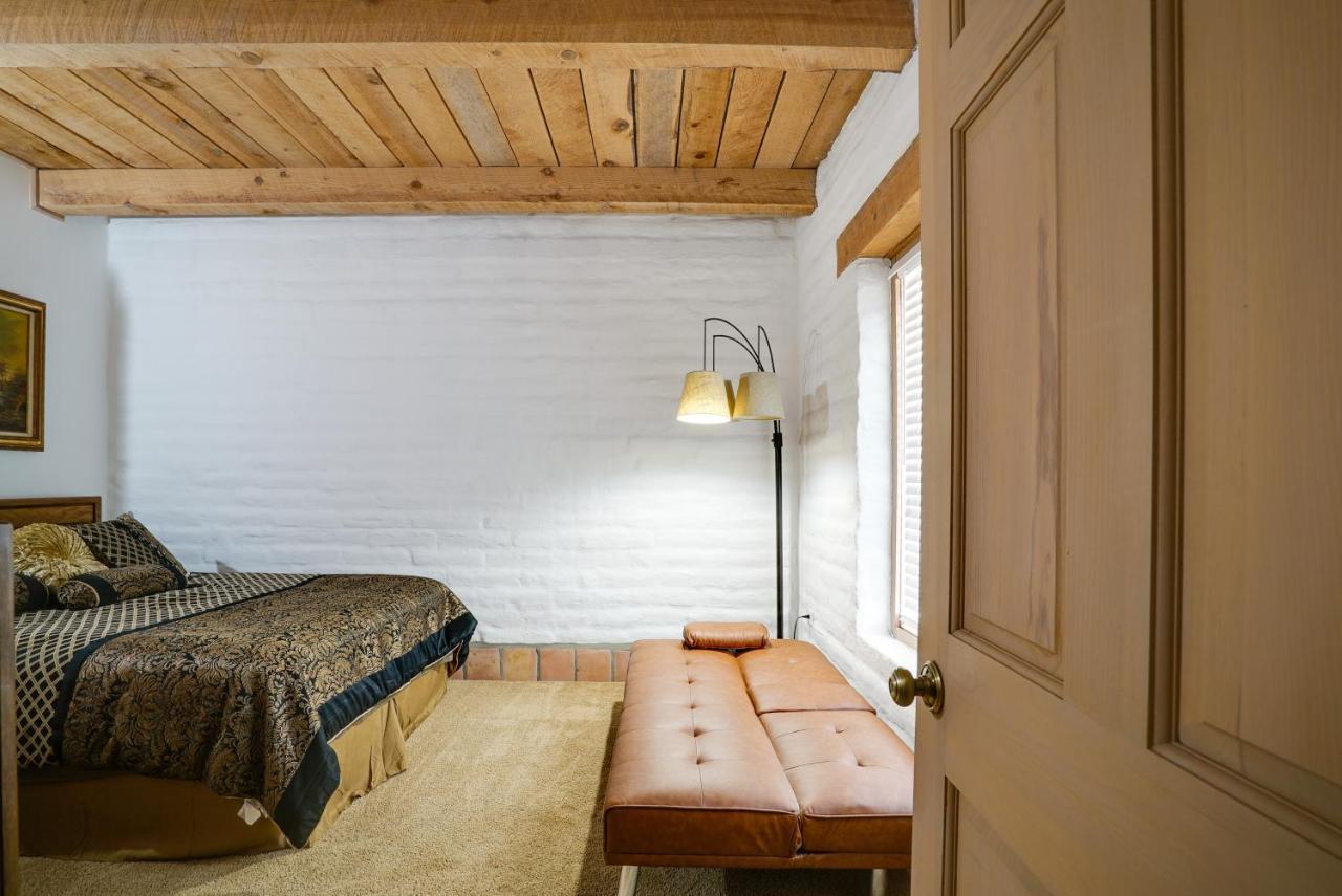 Las Cruces Home La Casa Blanca With Courtyard ภายนอก รูปภาพ